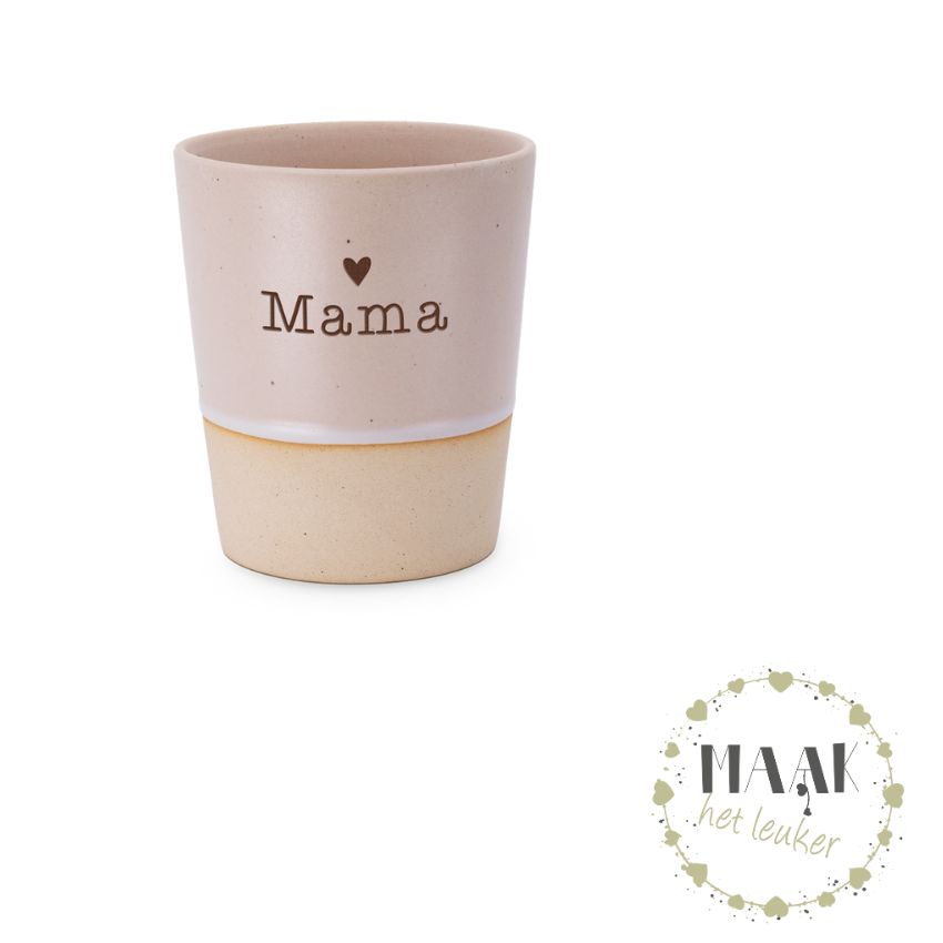 Roze beker met de tekst "Mama" en een hartje, perfect cadeau voor Moederdag of verjaardag.